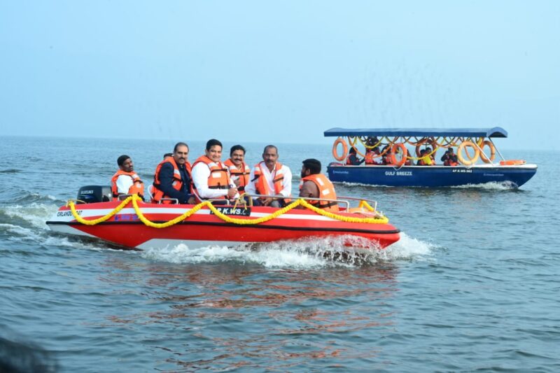 పది బోట్లు, రెండు టూరిజం స్థలాల ప్రారంభం – మంత్రి కొండపల్లి శ్రీనివాస్